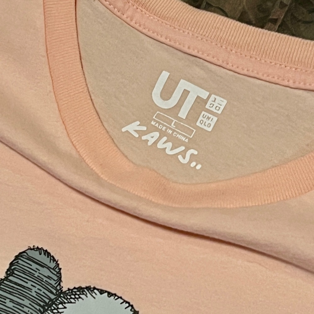 KAWS x Uniqlo Companion Tee Pink Shirt US Size Large Elephant - Picture 4 of 9